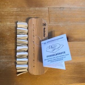 Zero Waste Rubber Lint Brush